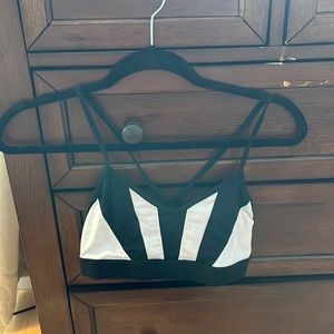 Womens Alo sports bra